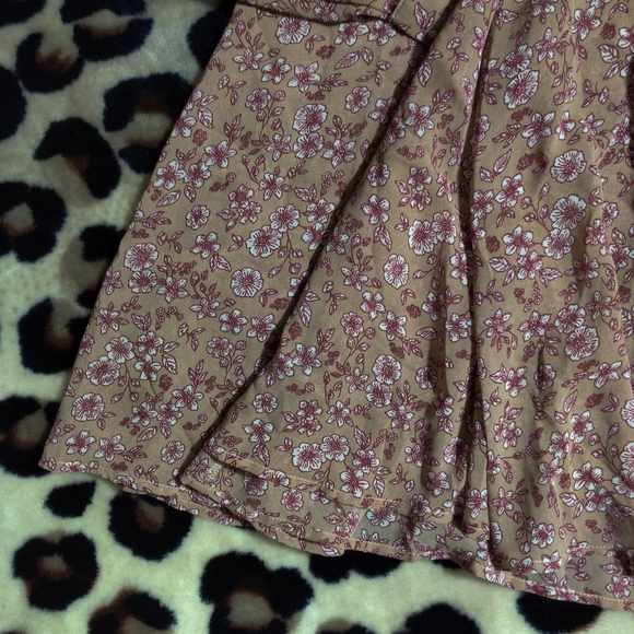 SOLD.......💚 Cottage Core Button Up Dress - Picture 6 of 15